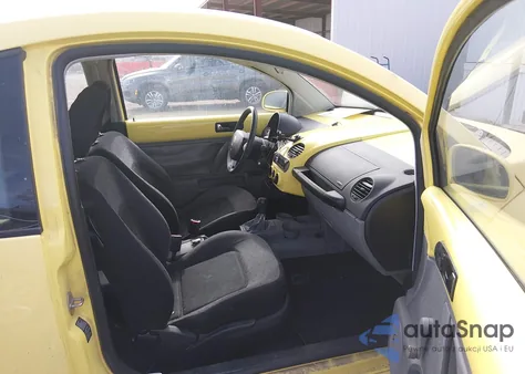 2001 Volkswagen New Beetle Gl z USA, uszkodzony, nr VIN 3VWBS21C91M419726